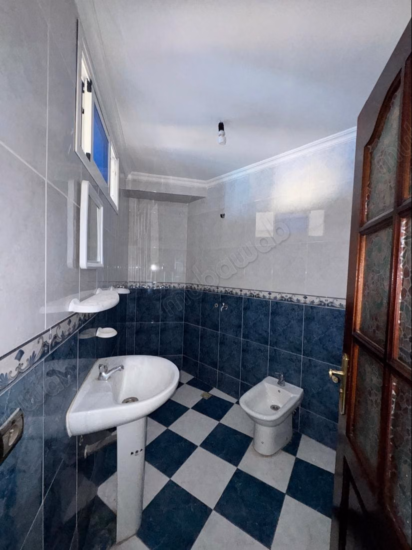 Appartment usage bureau a vendre 
riad tetouan