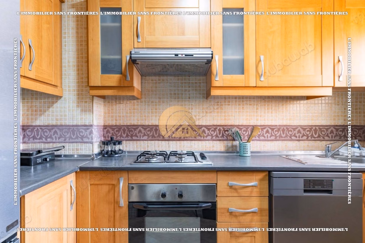 Appartamento arredato di 157 m² in affitto in Via Fès – Piano terra, 1 camera da letto, giardino privato e piscina comune
