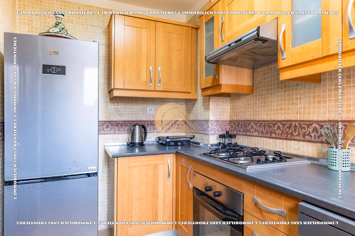 Appartamento arredato di 157 m² in affitto in Via Fès – Piano terra, 1 camera da letto, giardino privato e piscina comune