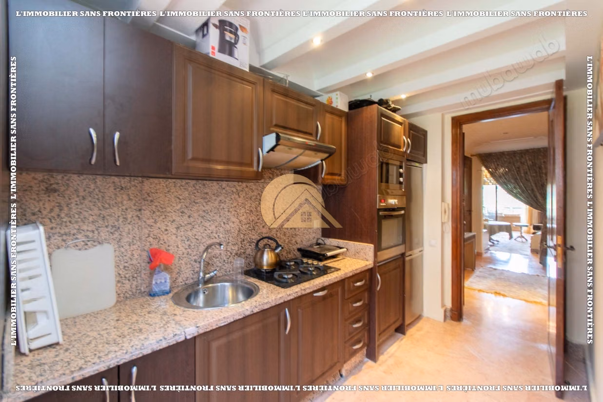 Gemeubeld appartement van 160 m² te huur in Agdal - 3 slaapkamers waarvan een suite, open haard en gemeenschappelijk zwembad