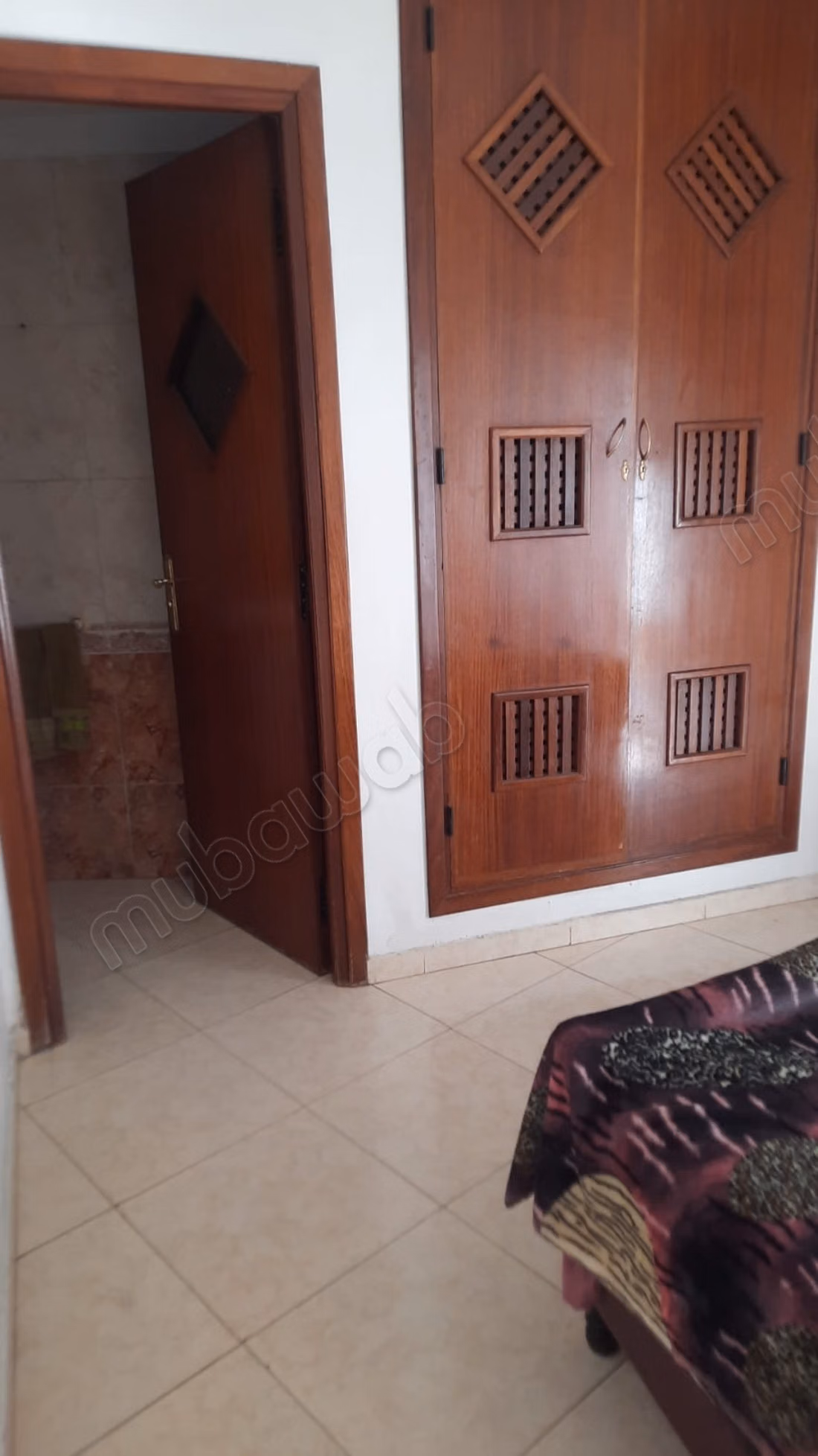 Superbe appartement à louer en Hassan Centre Ville. Surface totale 70 m². Ascenseur