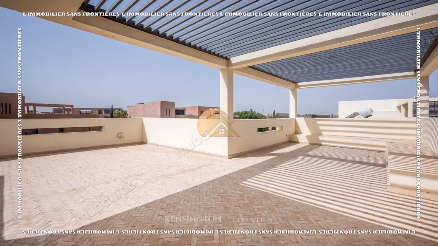 Villa in vendita in un complesso golfistico sicuro a Marrakech - Terreno di 500 m², 3 suite, piscina privata e vista sul golf