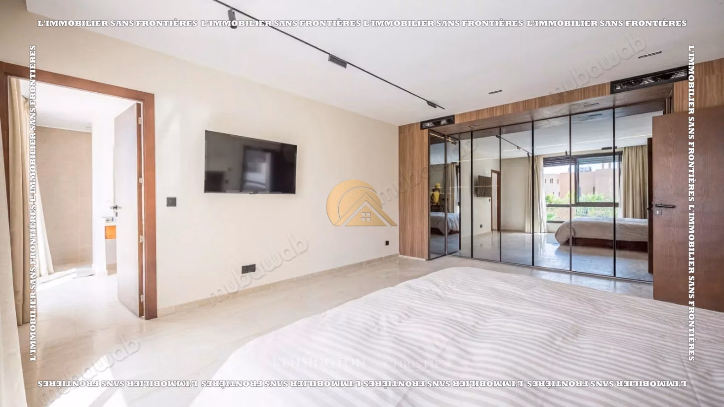 Villa in vendita in un complesso golfistico sicuro a Marrakech - Terreno di 500 m², 3 suite, piscina privata e vista sul golf