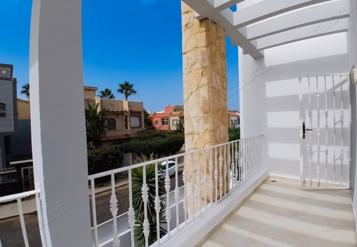 Bella villa R1 a Sidi Bouzid di 207 m² abitabili