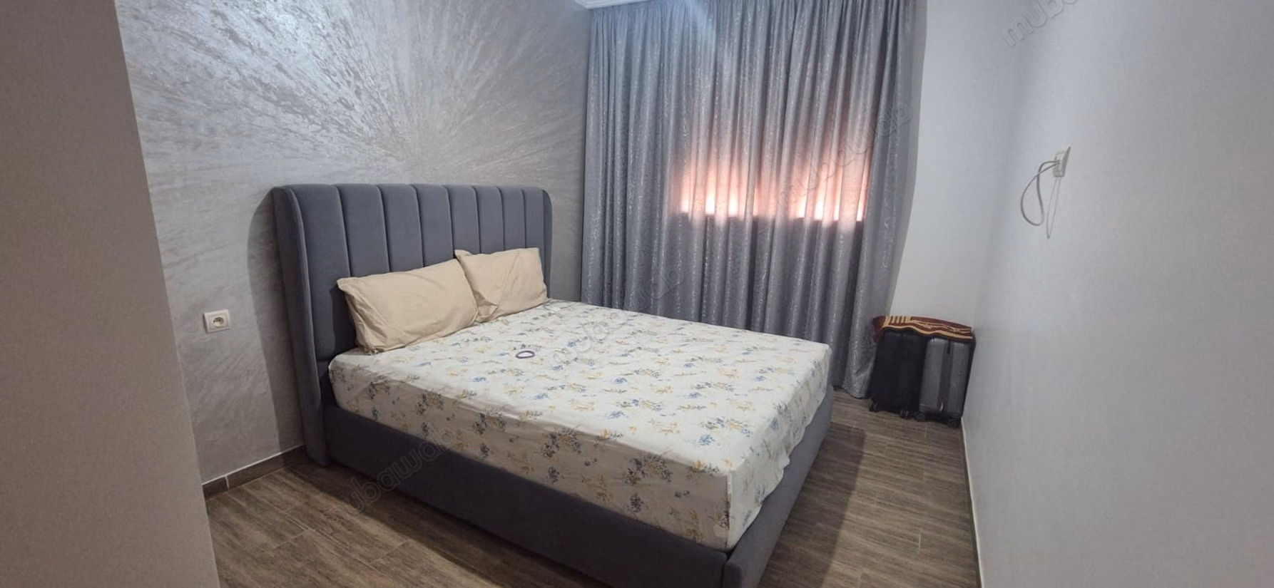 Très bel appartement en location à Hay Targa.
Surface de 87 m².
Meublé
