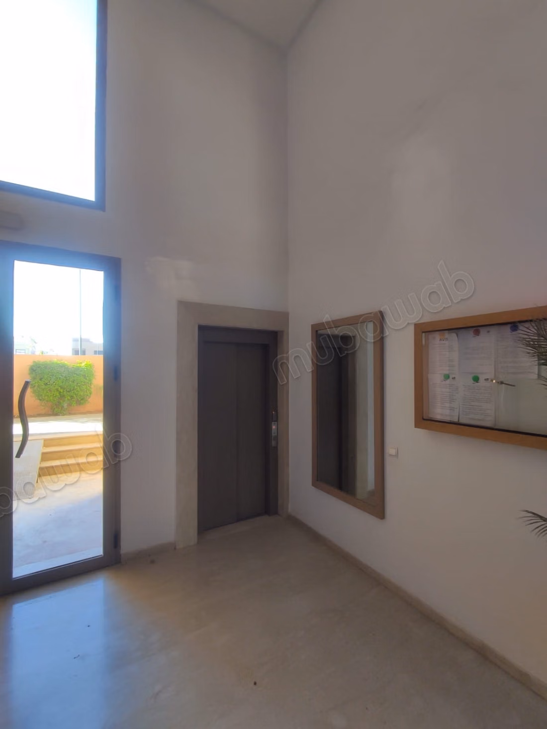 Très bel appartement en location à Hay Targa.
Surface de 87 m².
Meublé