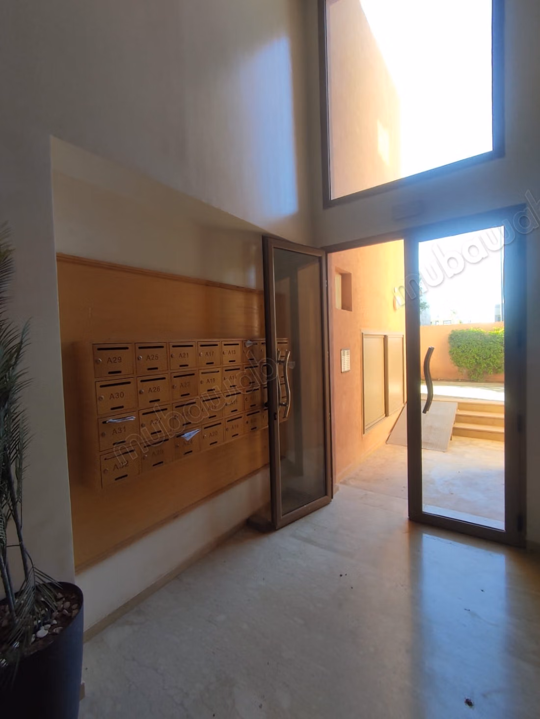 Très bel appartement en location à Hay Targa.
Surface de 87 m².
Meublé