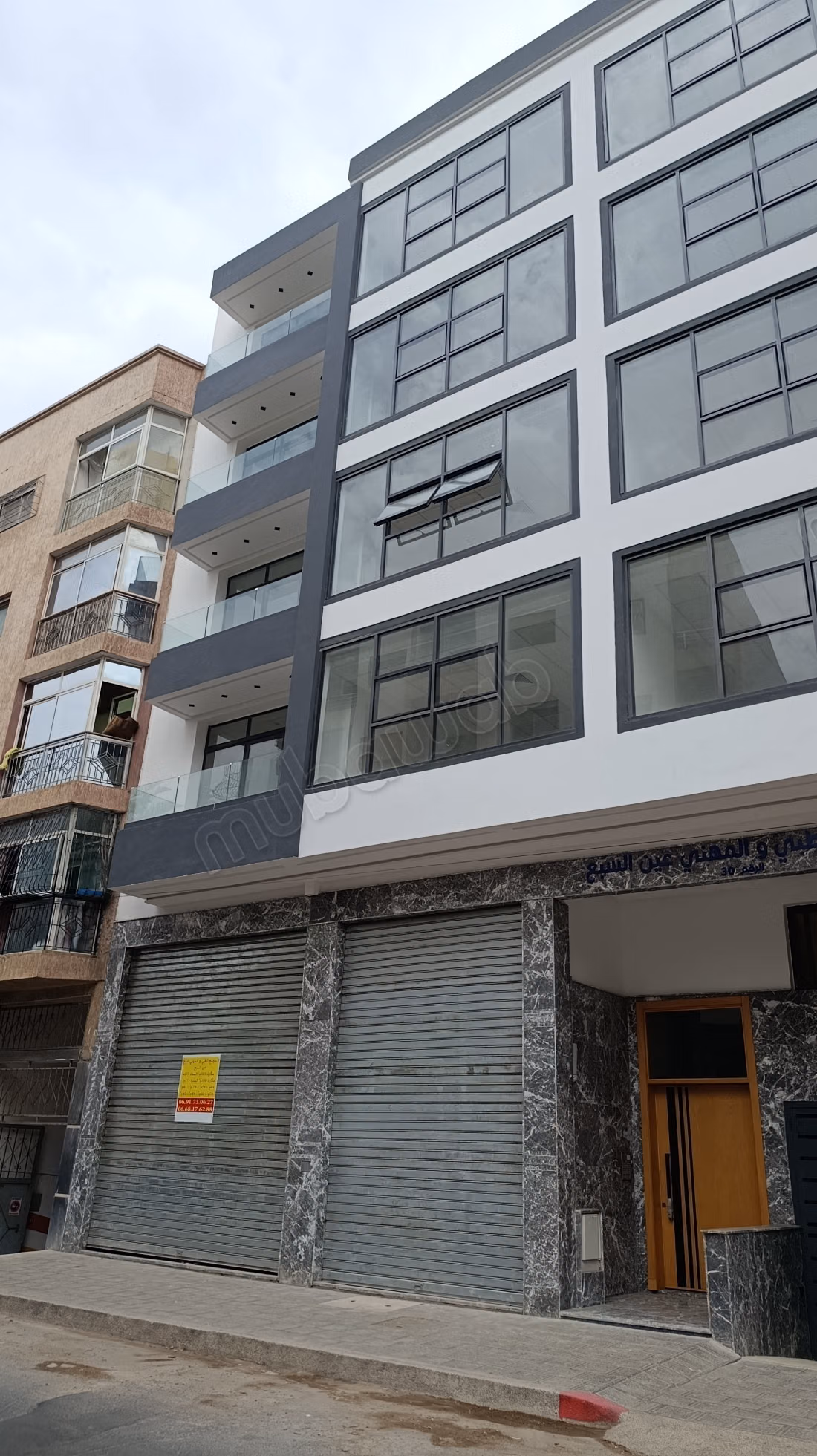Ufficio medico in affitto a Aïn Sebaâ. 50 m² sulla facciata dell'edificio, 2° piano con parcheggio