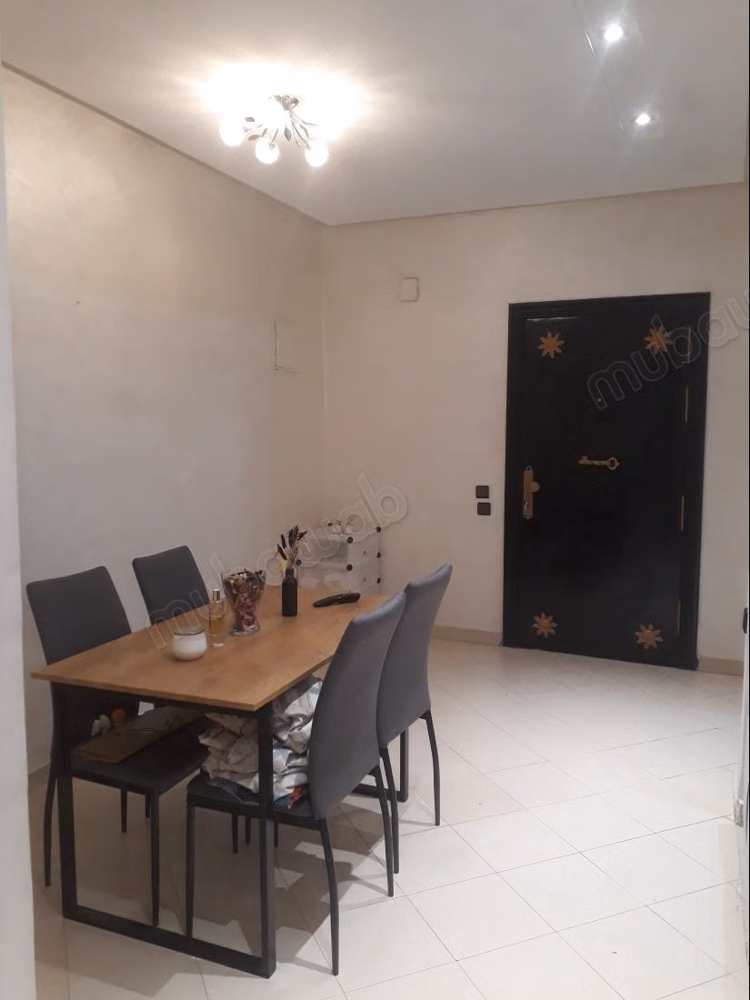 Bel appartement en location à Hay Chrifa. 2 chambres agréables. Bien meublé