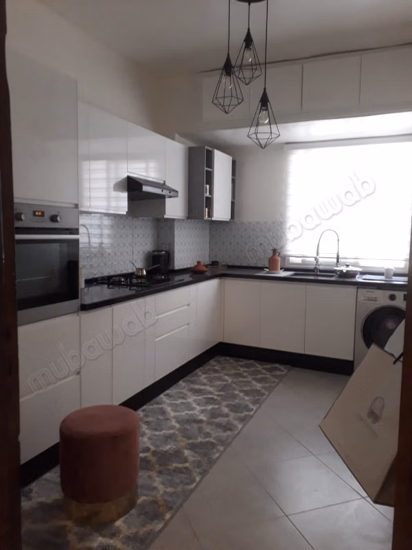 Hermoso apartamento en alquiler en Hay Chrifa. 2 habitaciones agradables. Bien amueblado