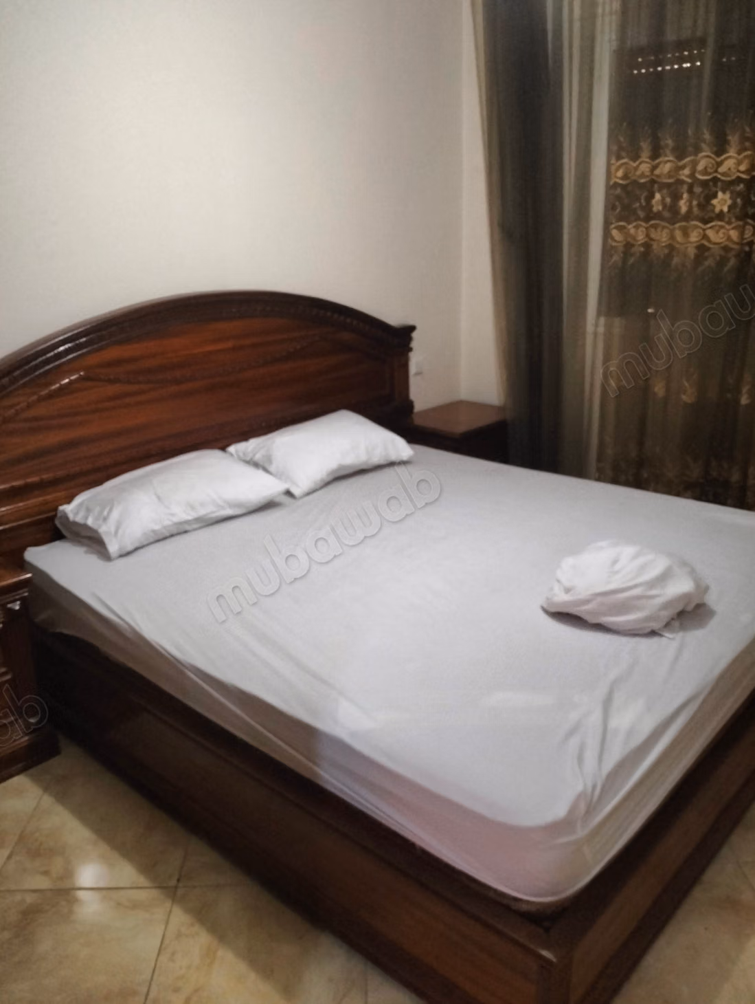 Appartement à vendre en Centre. 
3 chambres. 
Salon Marocain et antenne parabolique — 4