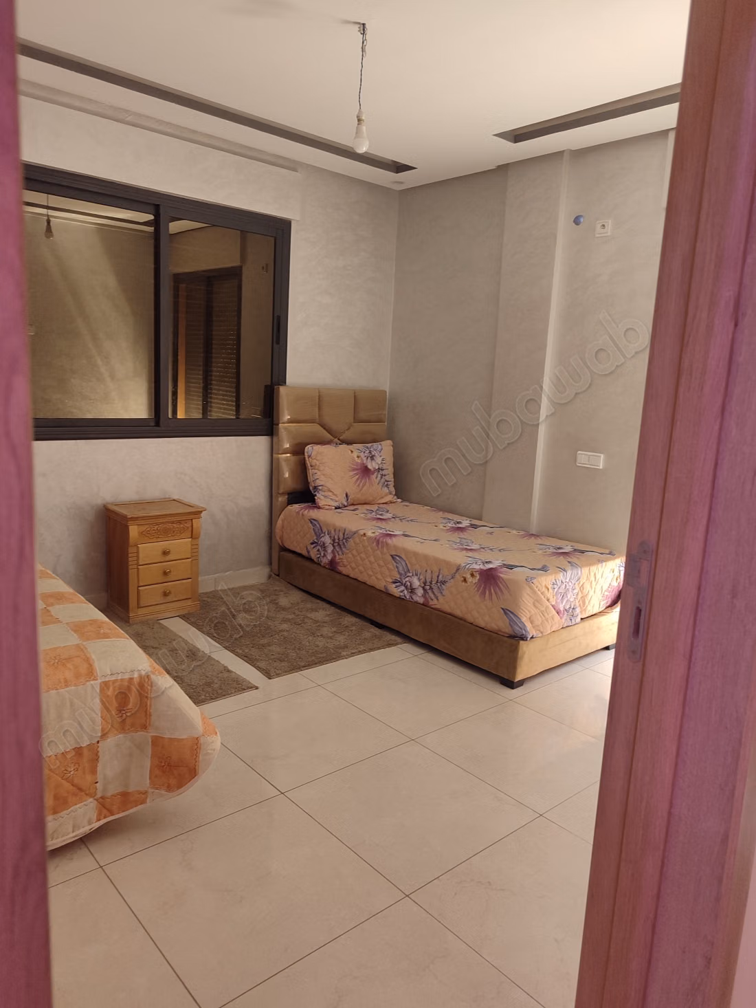 Superbe appartement à louer à Béni Mellal. 
Superficie 90 m². 
Bien meublé