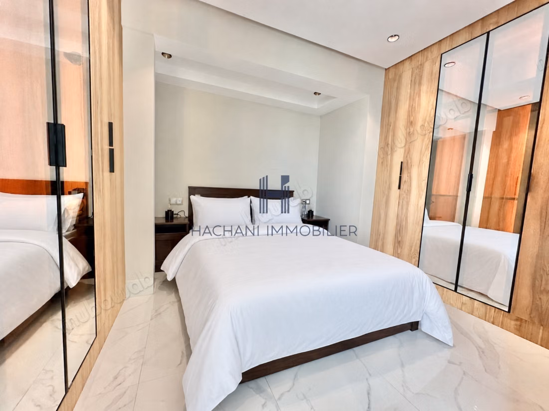 Bel appartement en location à Bourgogne Ouest. 1 belle chambre. Bien meublé