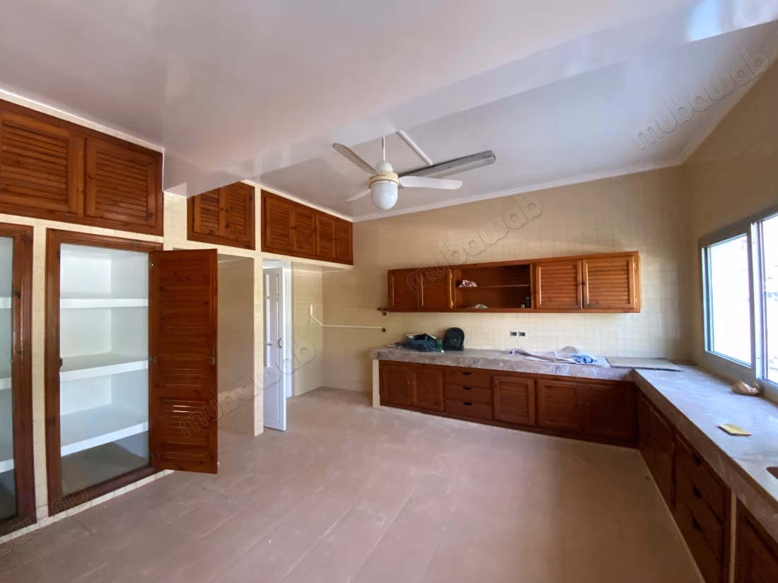 Magnífica villa en alquiler en Riad. 6 habitaciones bellas. Terraza y jardín