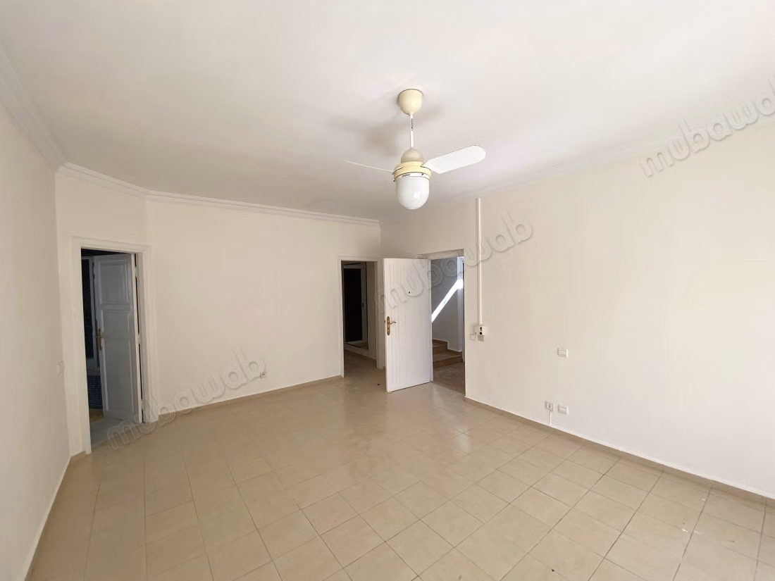 Magnífica villa en alquiler en Riad. 6 habitaciones bellas. Terraza y jardín