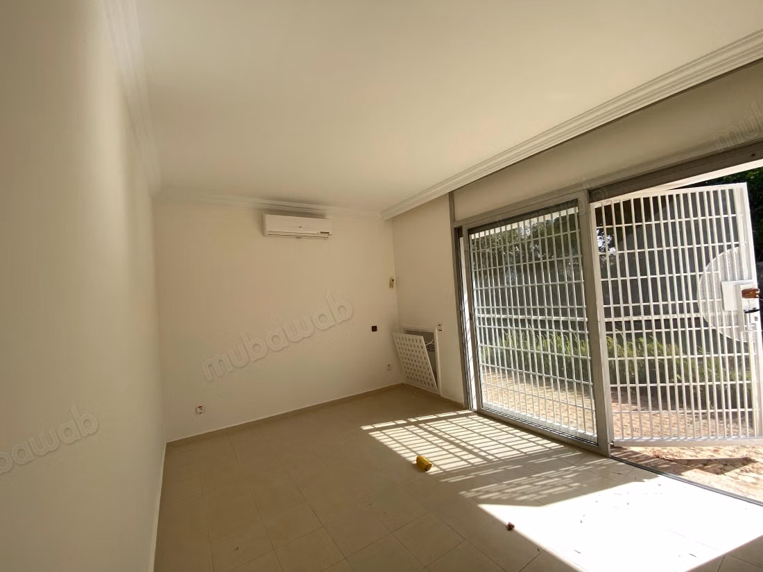 Magnífica villa en alquiler en Riad. 6 habitaciones bellas. Terraza y jardín
