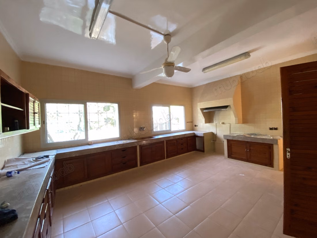 Magnífica villa en alquiler en Riad. 6 habitaciones bellas. Terraza y jardín