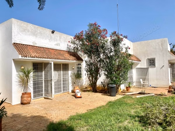 Magnifique villa à louer à Riyad. 6 belles chambres. Terrasse et jardin