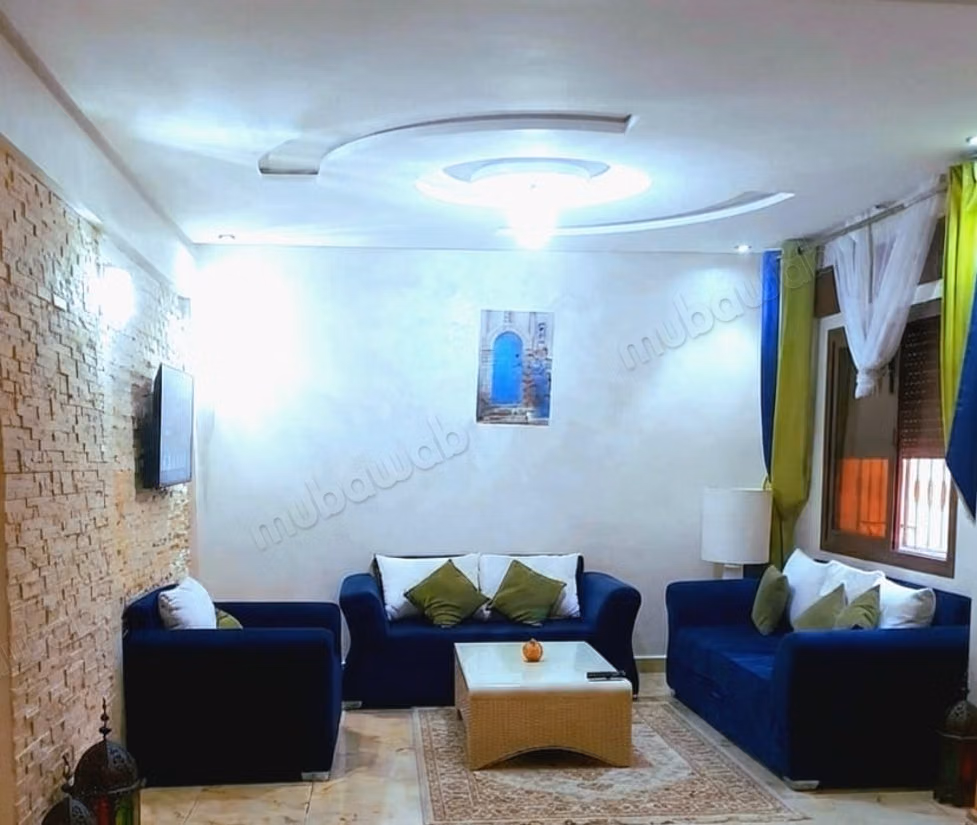 Bel appartement à louer à Tanger la Balia. 1 chambre, 2 salons, salle de bain, cuisine. Meublé