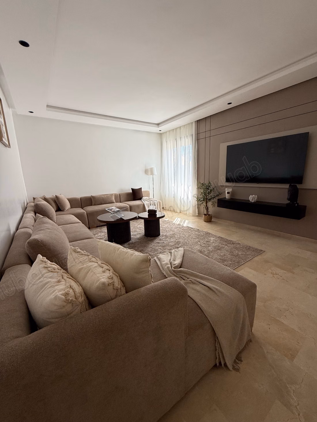 Maravilloso apartamento en alquiler en Mansouriyeh. 2 habitaciones maravillosas. Amueblado