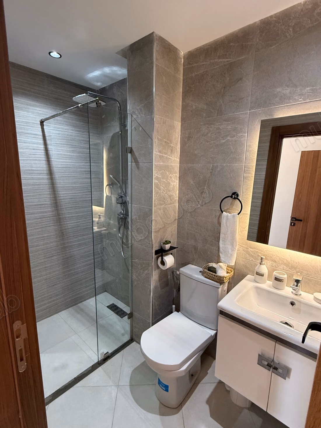 Maravilloso apartamento en alquiler en Mansouriyeh. 2 habitaciones maravillosas. Amueblado