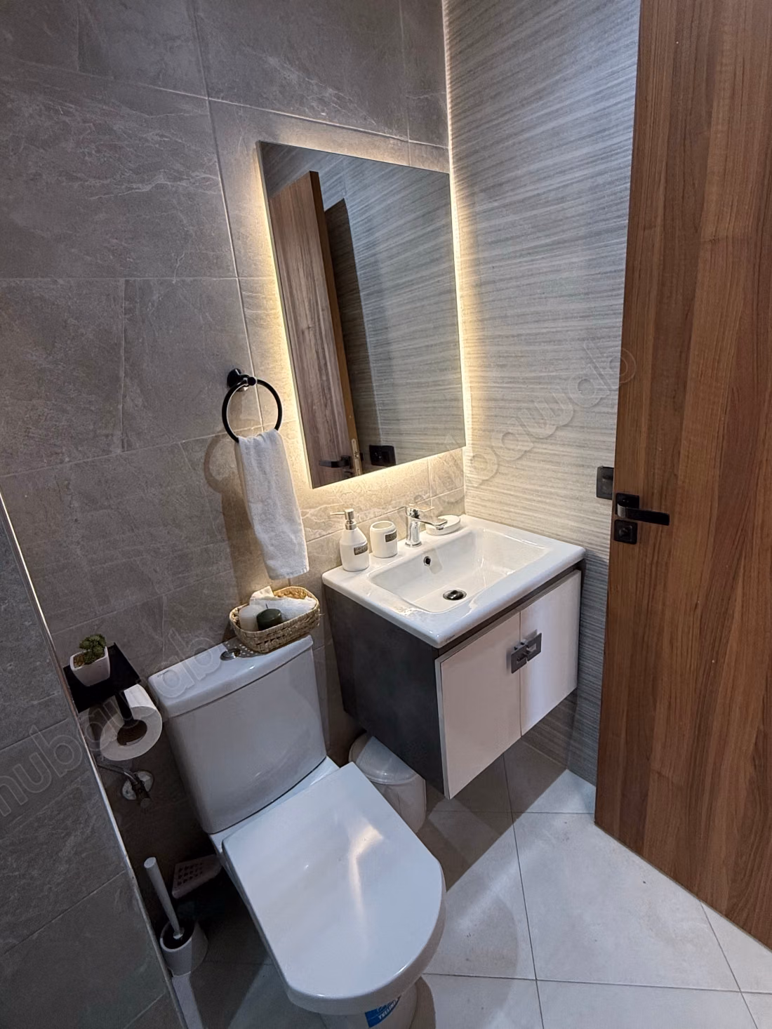 Maravilloso apartamento en alquiler en Mansouriyeh. 2 habitaciones maravillosas. Amueblado