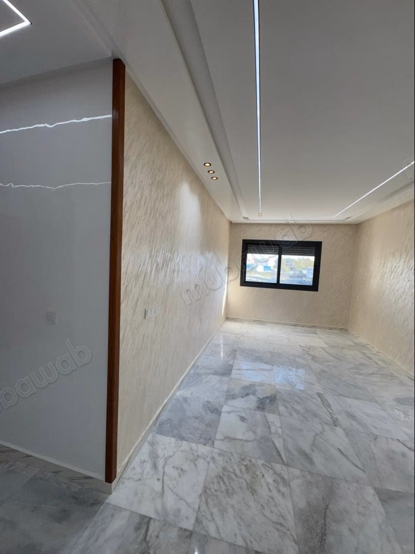 Bell'appartamento in vendita a Mujahideen. 3 camere fantastiche. Con ascensore e balcone