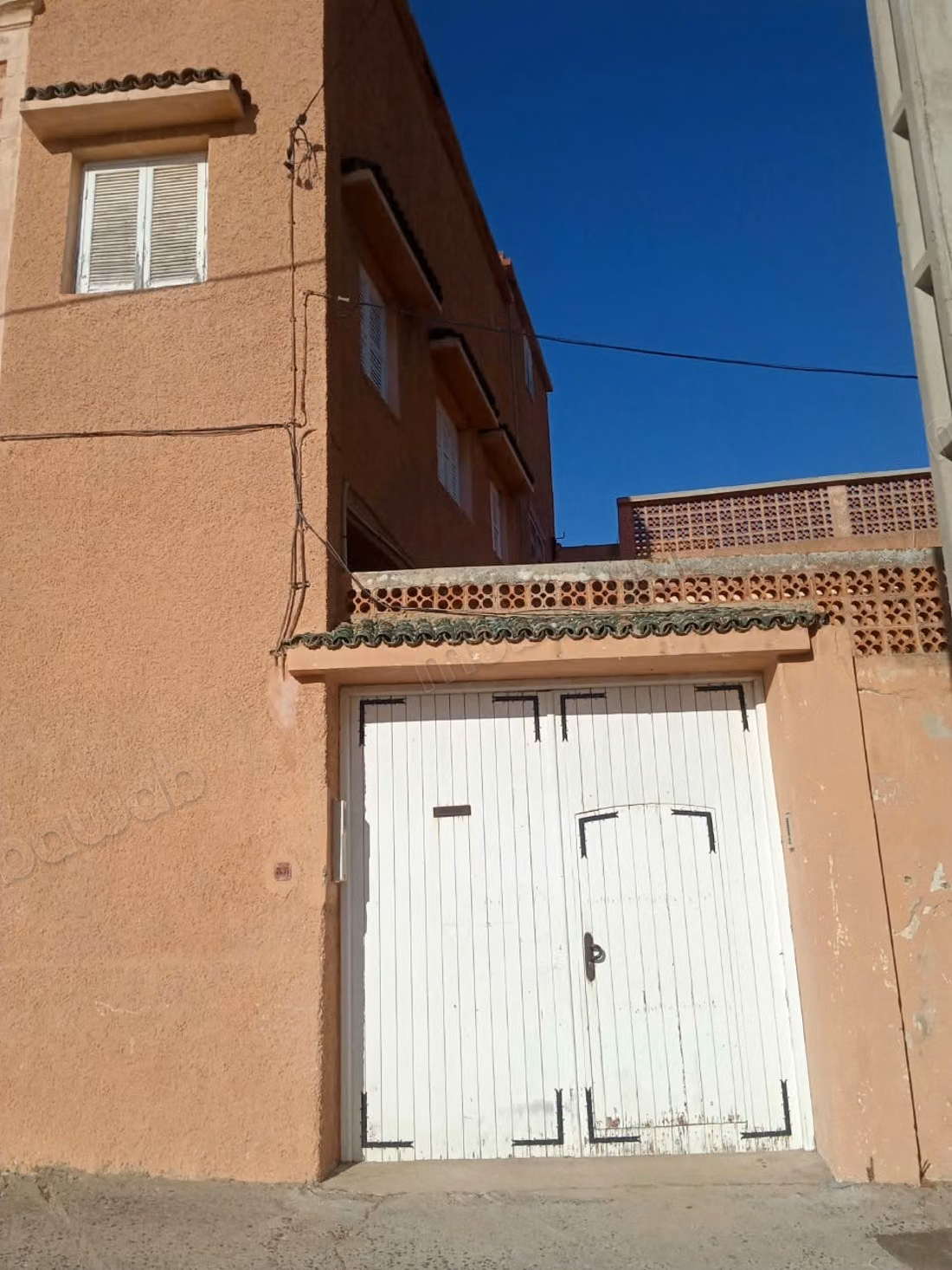 Villa de luxe à vendre à Sidi Bouzid. 7 excellentes chambres. Meublée