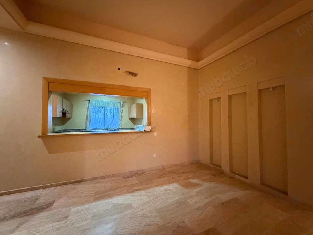 Somptueuse villa à vendre à Ain Cheggag. Superficie 230 m². Belle terrasse et jardin