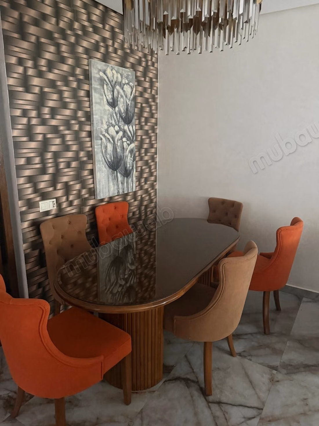 Superbe appartement à vendre à Du Golf. 
5 pièces confortables. 
Meublé