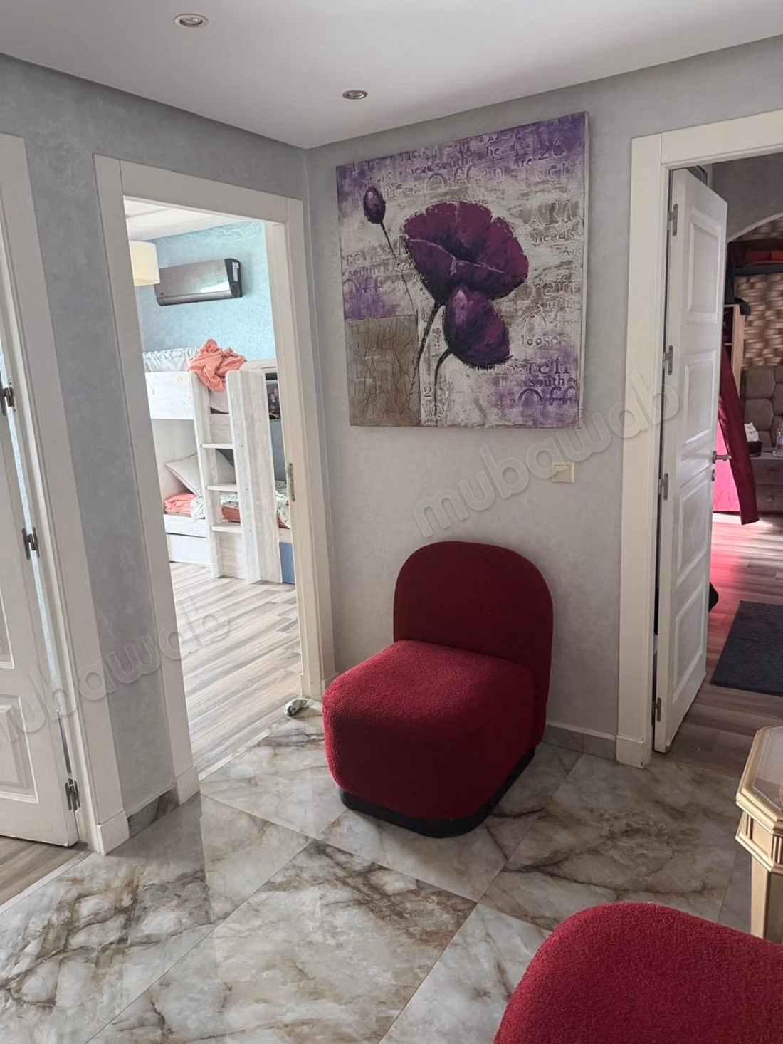Superbe appartement à vendre à Du Golf. 
5 pièces confortables. 
Meublé