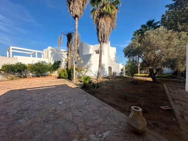 Villa indipendente in affitto