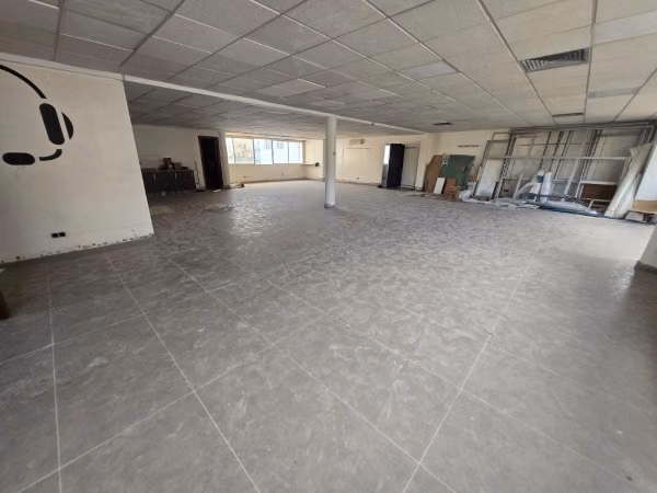Beaux bureaux à louer à Gauthier.
Superficie 210 m².
Concierge