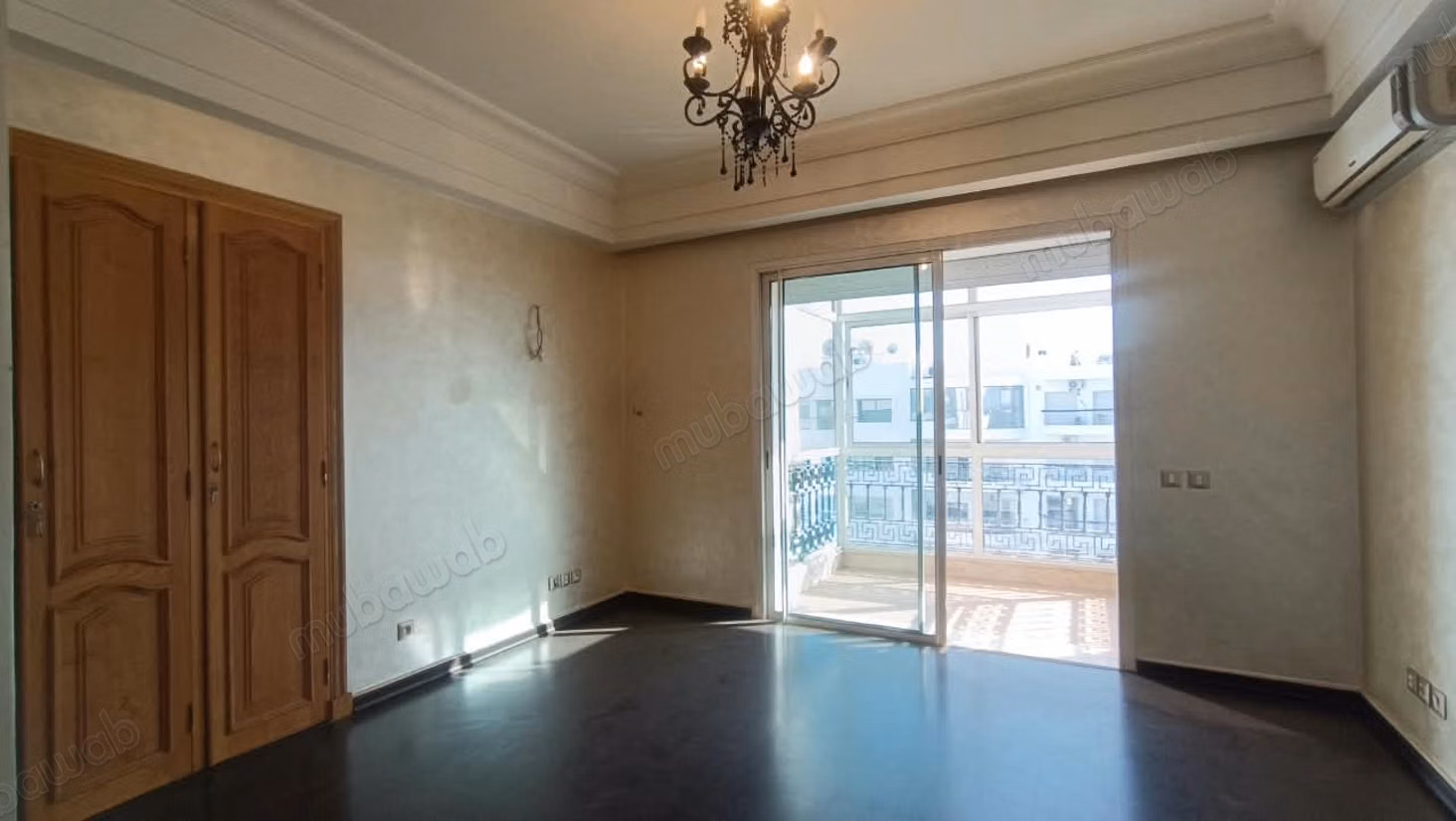 Vente d'un bel appartement à Plateau Al Batha. 3 belles chambres. Ascenseur et terrasse