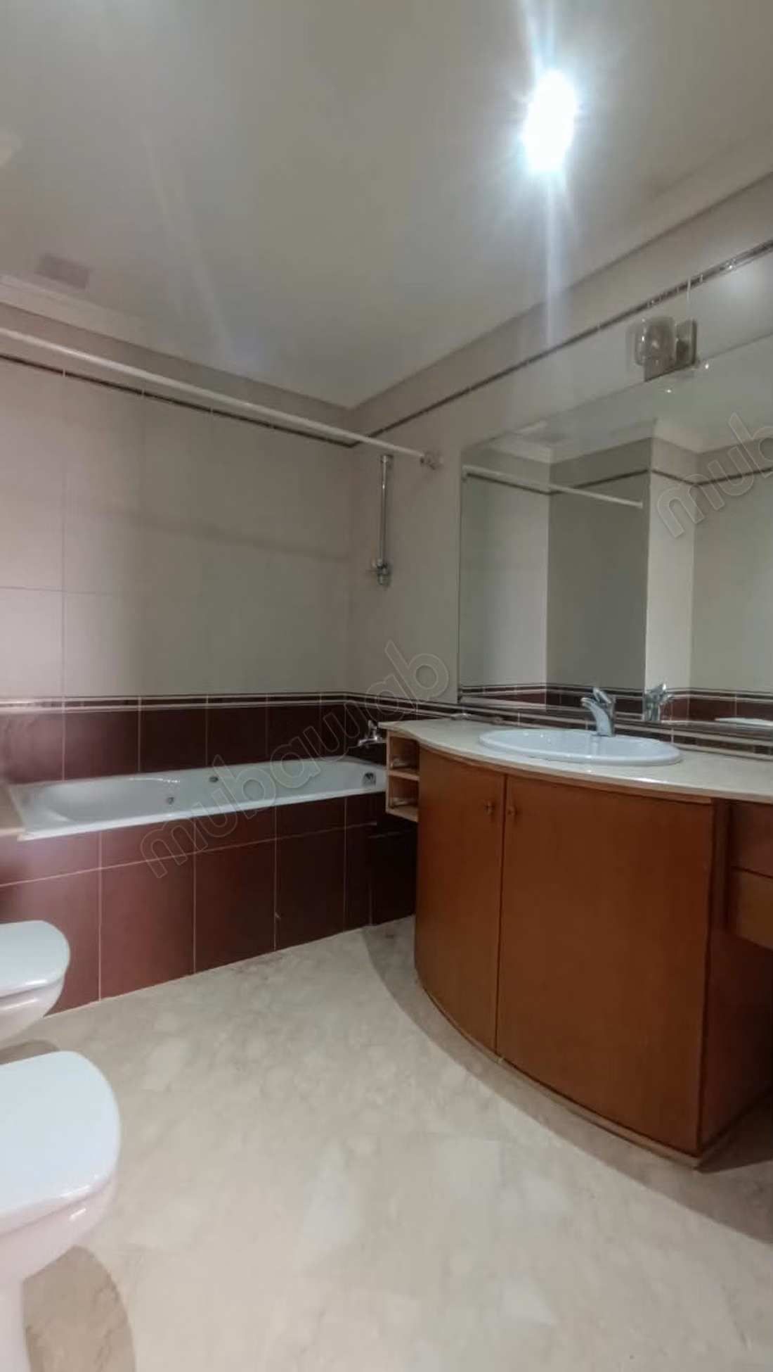 Vente d'un bel appartement à Plateau Al Batha. 3 belles chambres. Ascenseur et terrasse