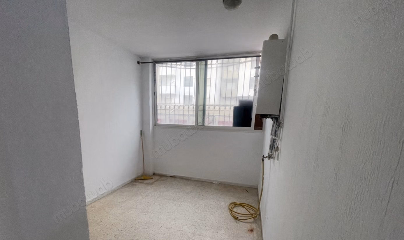 Apartment for sale in El Mourouj 6. Area of 110 m². Double glazing and armored door.