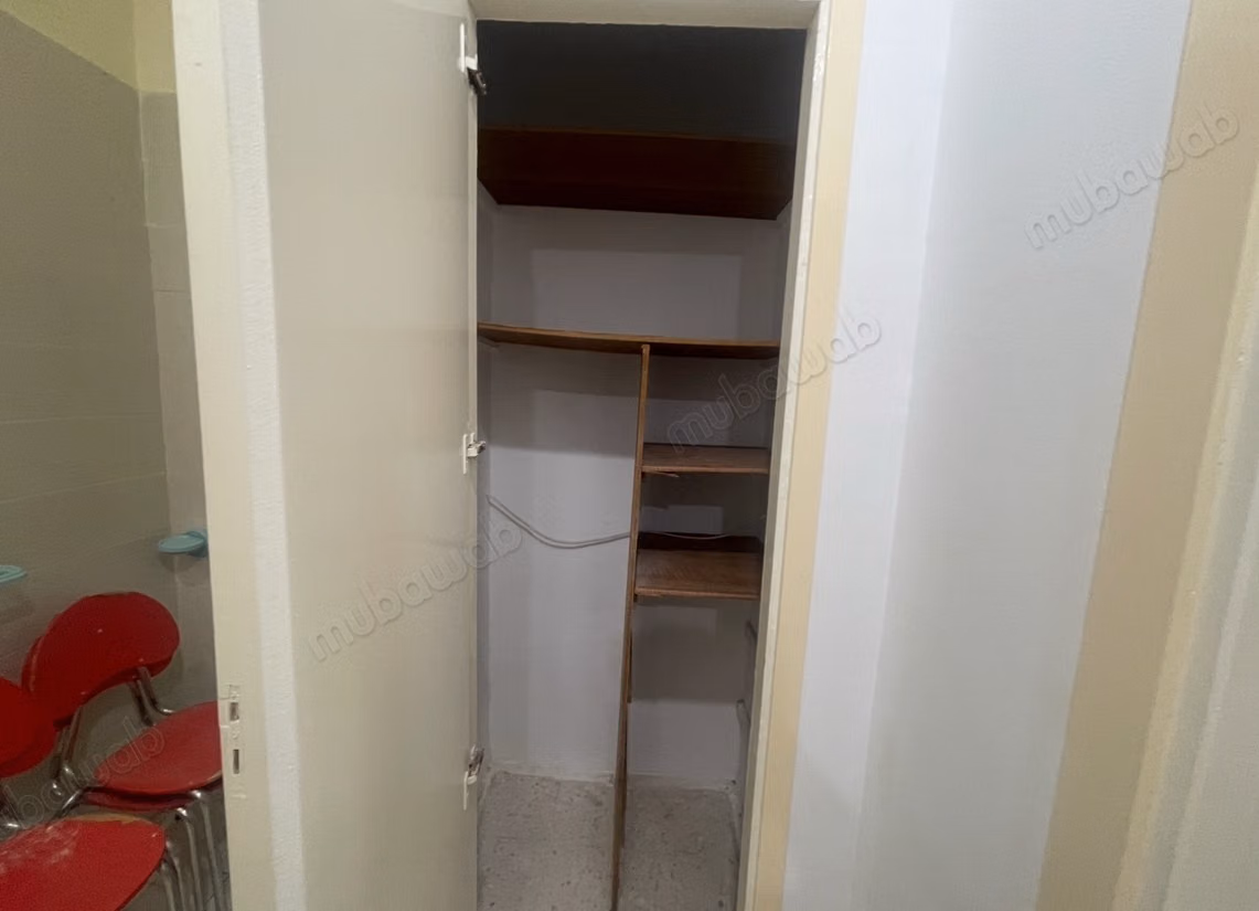 Apartment for sale in El Mourouj 6. Area of 110 m². Double glazing and armored door.