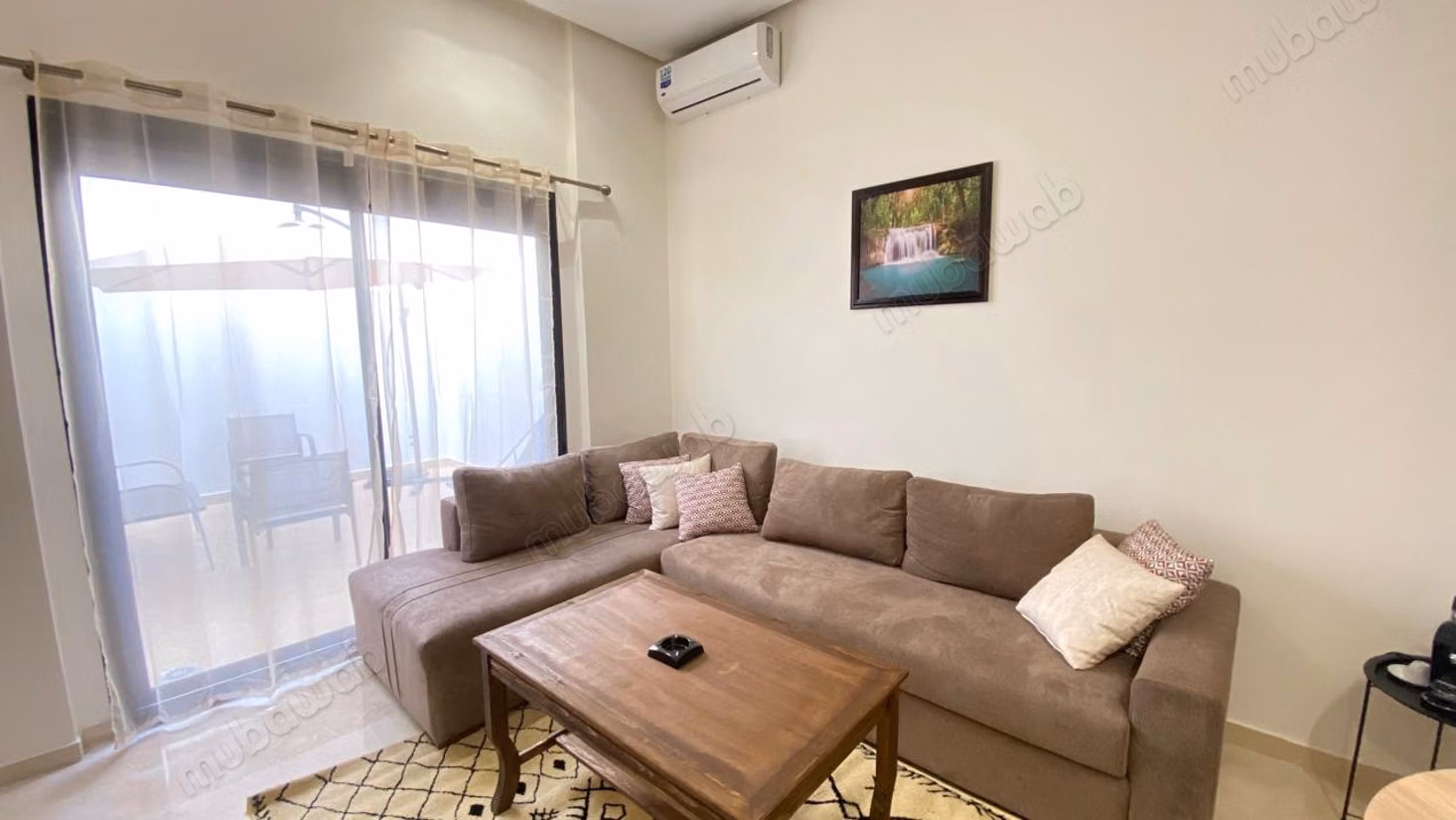 Carino studio nuovo e arredato da affittare Oasis