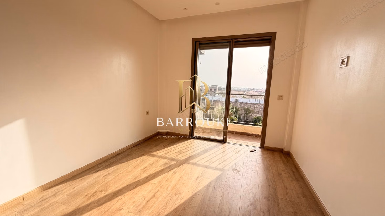 Appartamento vuoto con 3 camere da letto nuovo e mai abitato in affitto – Dar Bouazza