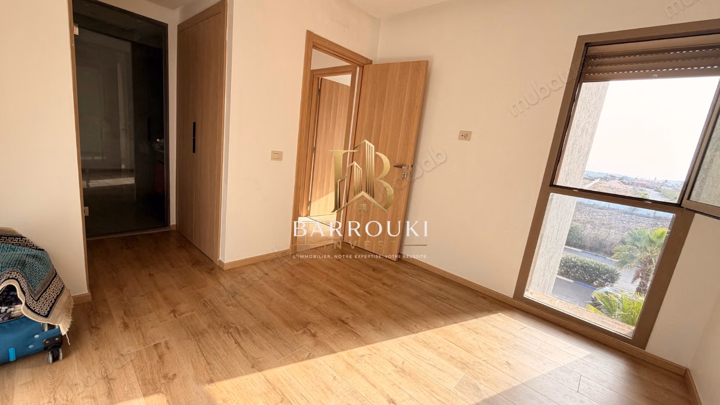 Appartamento vuoto con 3 camere da letto nuovo e mai abitato in affitto – Dar Bouazza