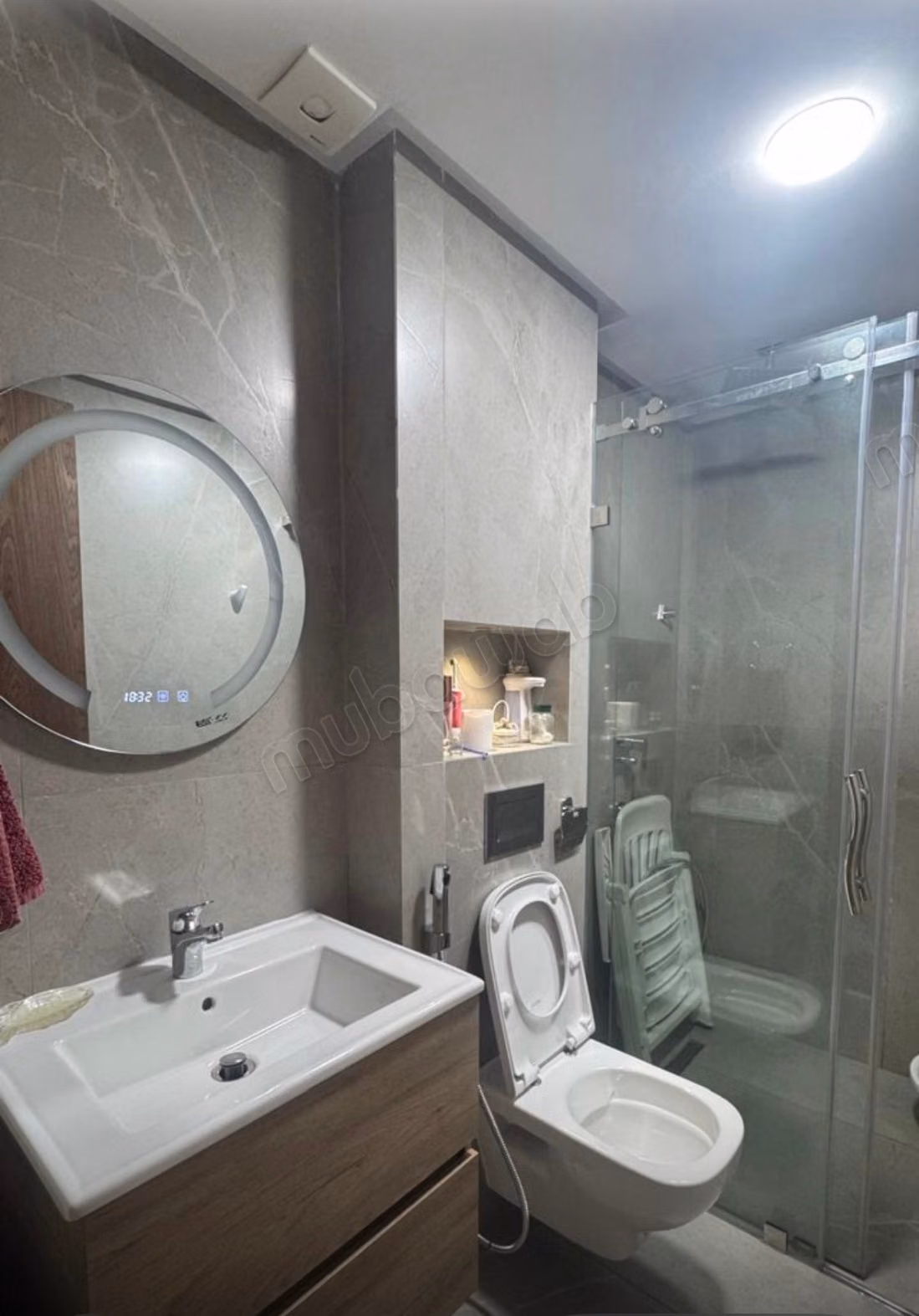 Appartement à vendre à Bourgogne Ouest. 
2 chambres agréables. 
Cheminée et climatisation