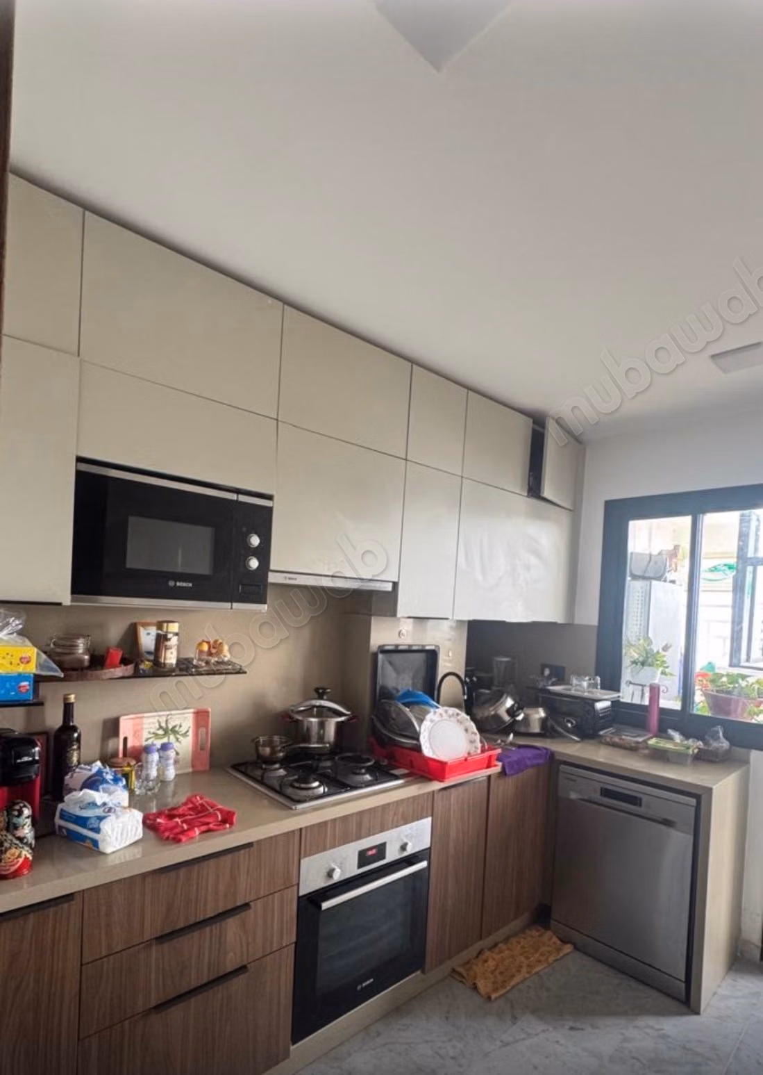 Appartement à vendre à Bourgogne Ouest. 
2 chambres agréables. 
Cheminée et climatisation