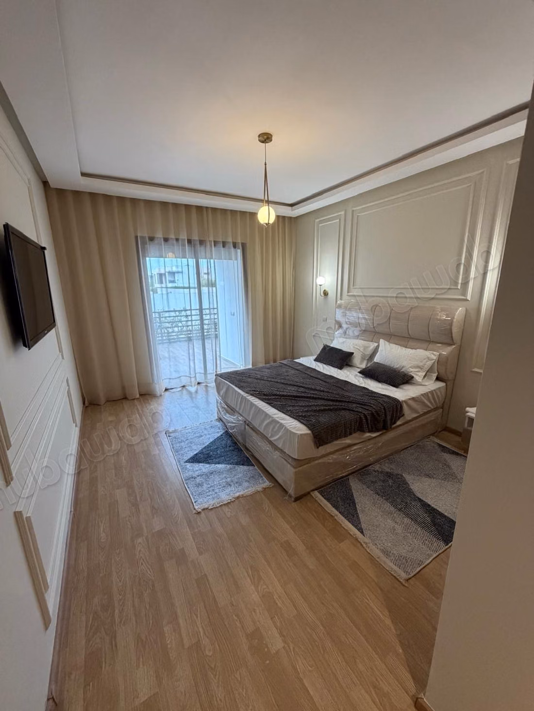 Appartement à louer à Dar Bouazza. 3 grandes pièces. Meublé