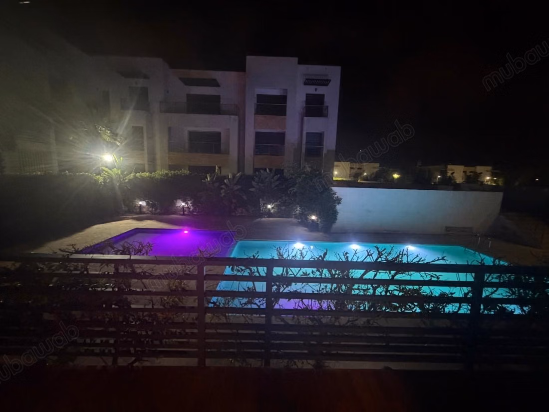 Appartement à louer à Dar Bouazza. 3 grandes pièces. Meublé