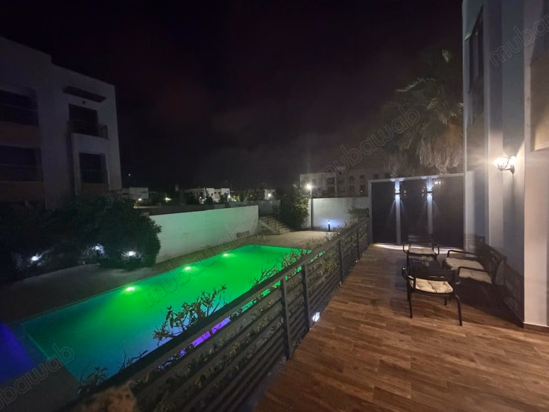 Appartement à louer à Dar Bouazza. 3 grandes pièces. Meublé