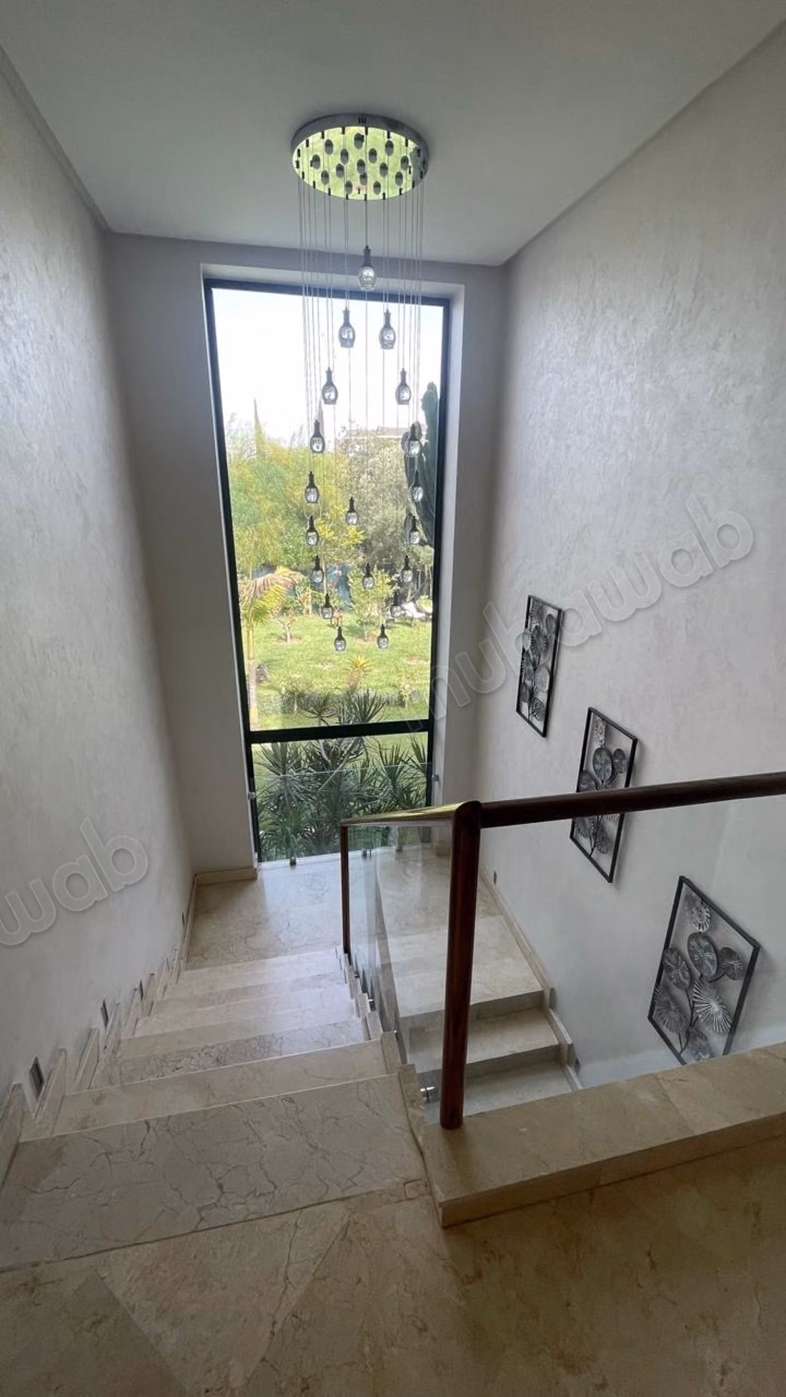 Villa de luxe à vendre à Ville Verte. 4 pièces. Piscine et air conditionné