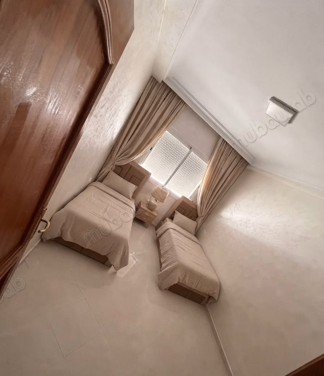 Appartement en location à Mimosas. Superficie 155 m². Meublé
