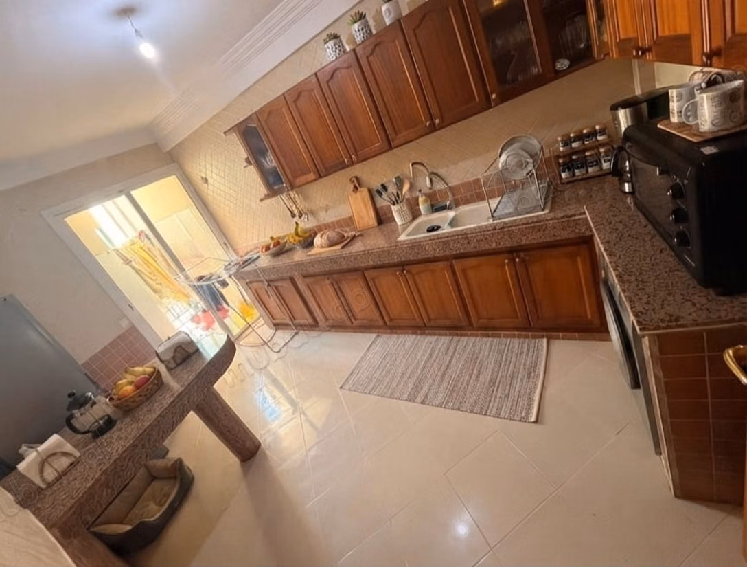 Appartement en location à Mimosas. Superficie 155 m². Meublé