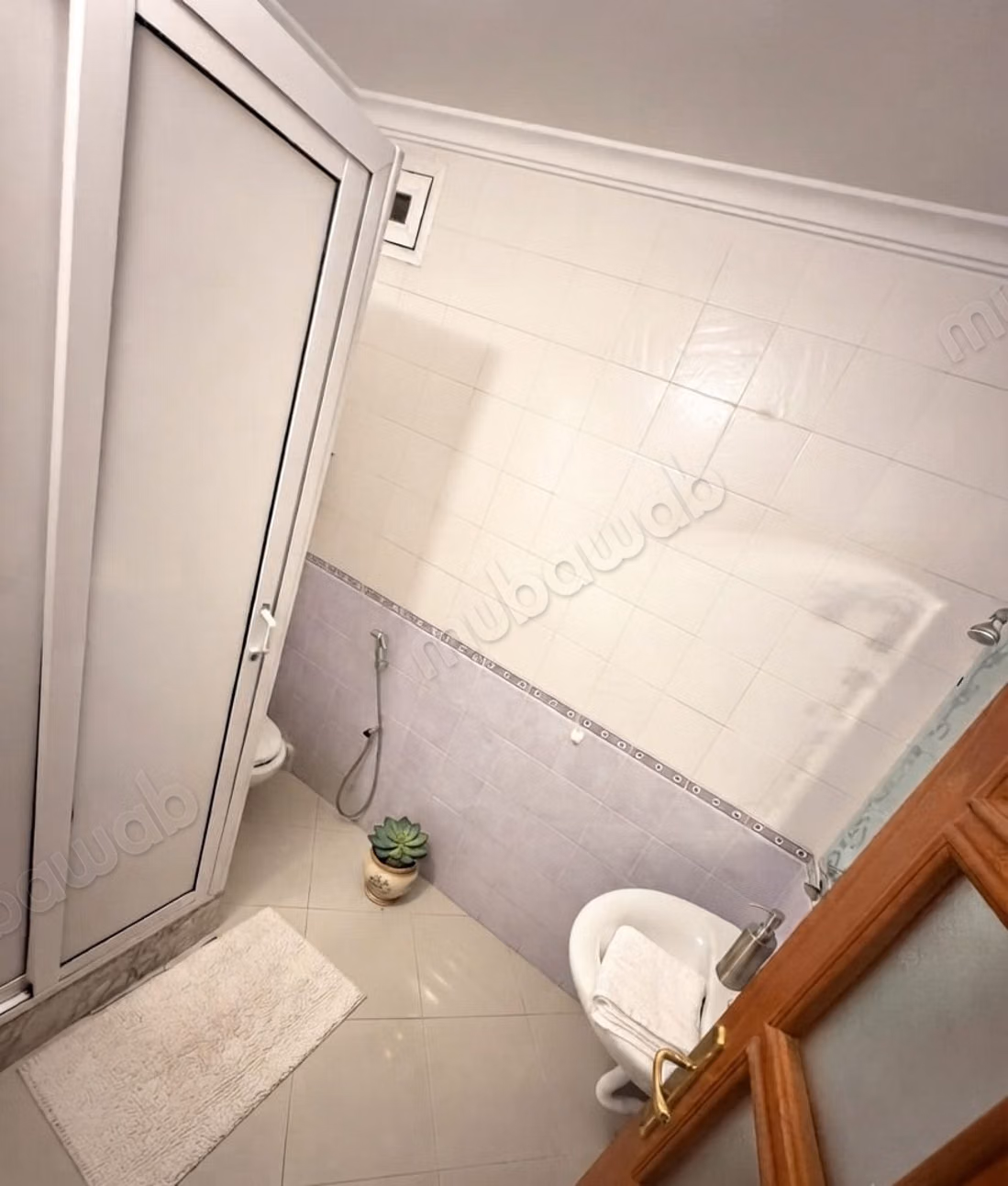 Appartement en location à Mimosas. Superficie 155 m². Meublé