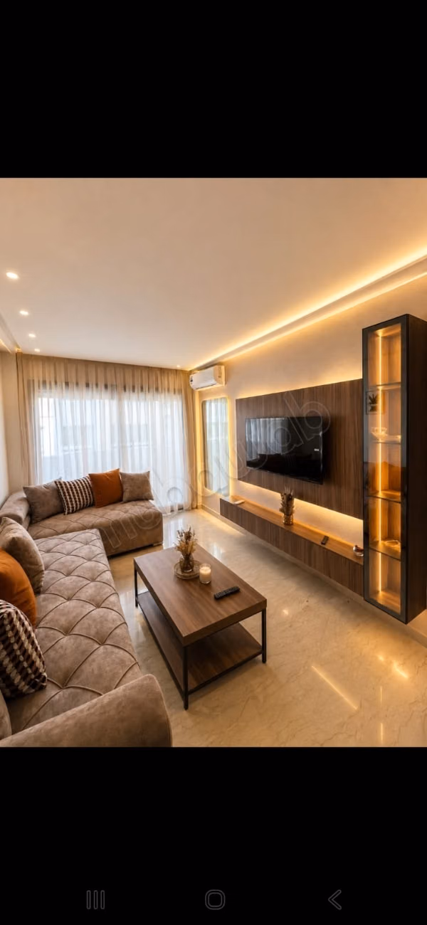 Splendido studio nuovo arredato in affitto – Borgogna